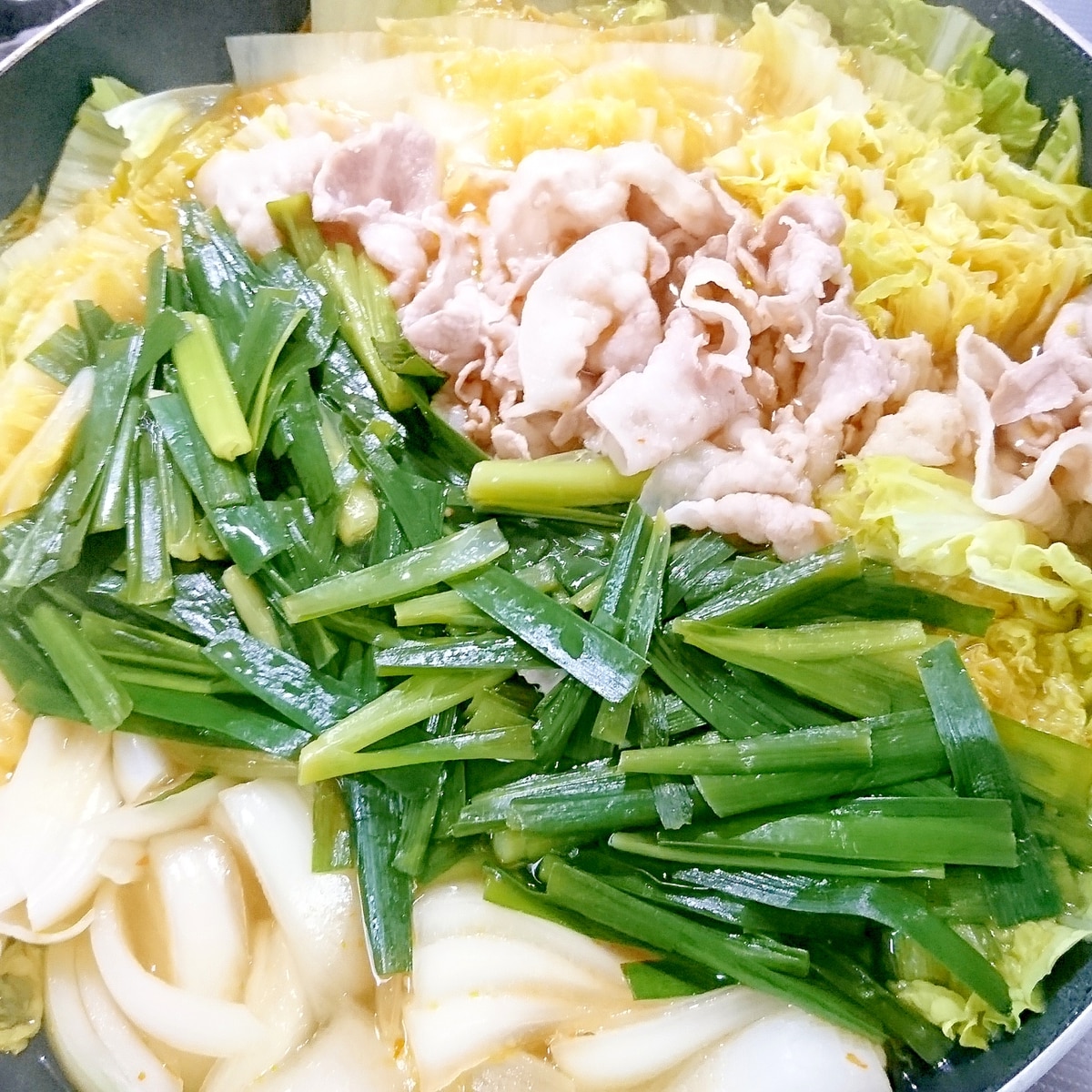 フライパンで豚ばらと白菜ニラのピリ辛鍋 レシピ 作り方 By Hideok8 楽天レシピ